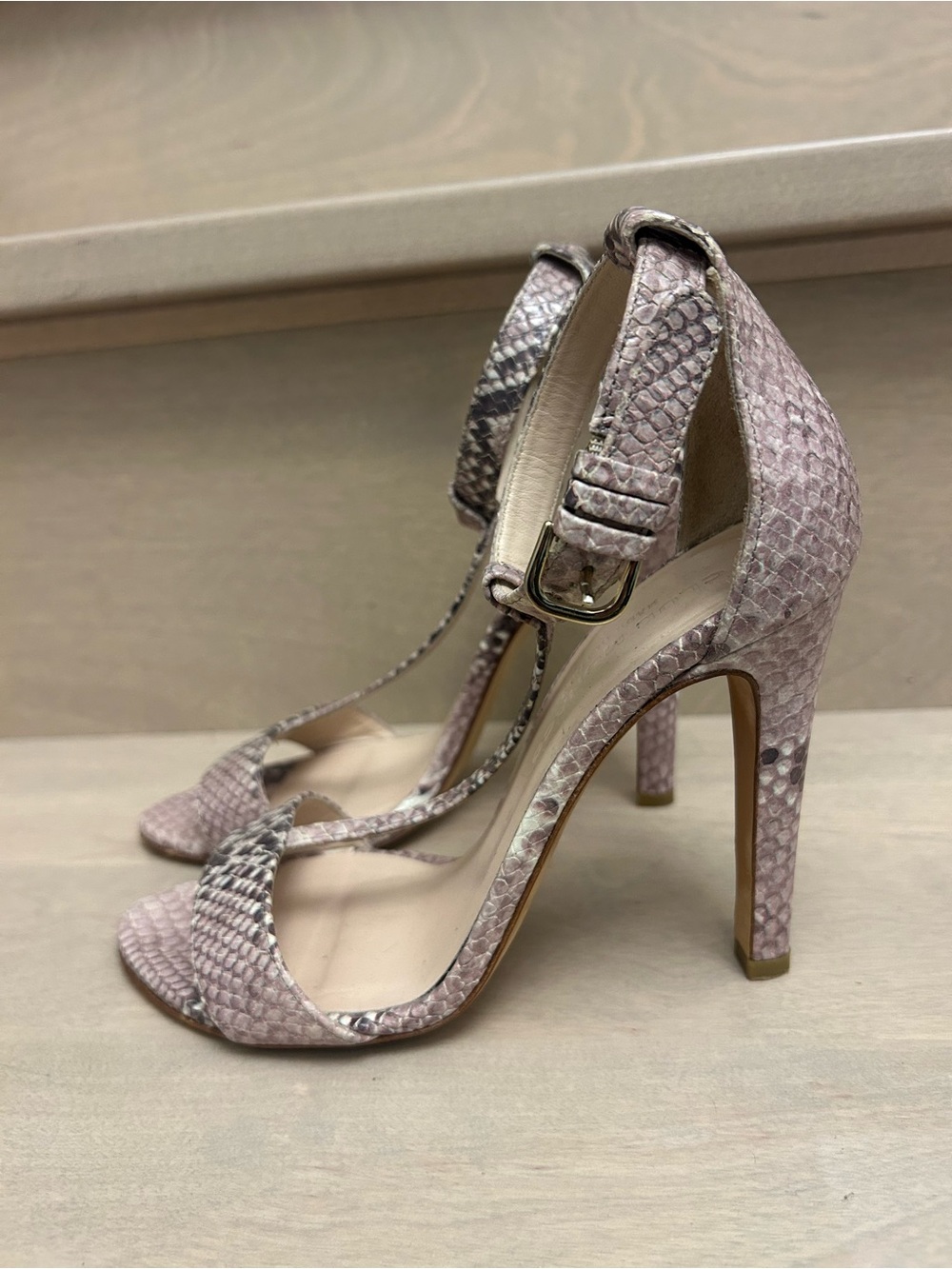 Gorgeous Club Monaco Beige Leather Snakeprint Ankle T- Strap Stiletto Heels❤️6.5
